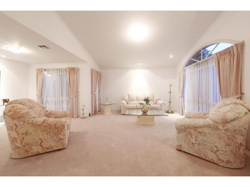 9 Pennycross Court, Rowville VIC 3178