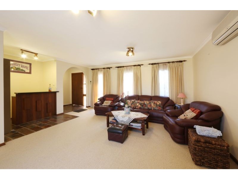 7 Loddon Close, Rowville VIC 3178