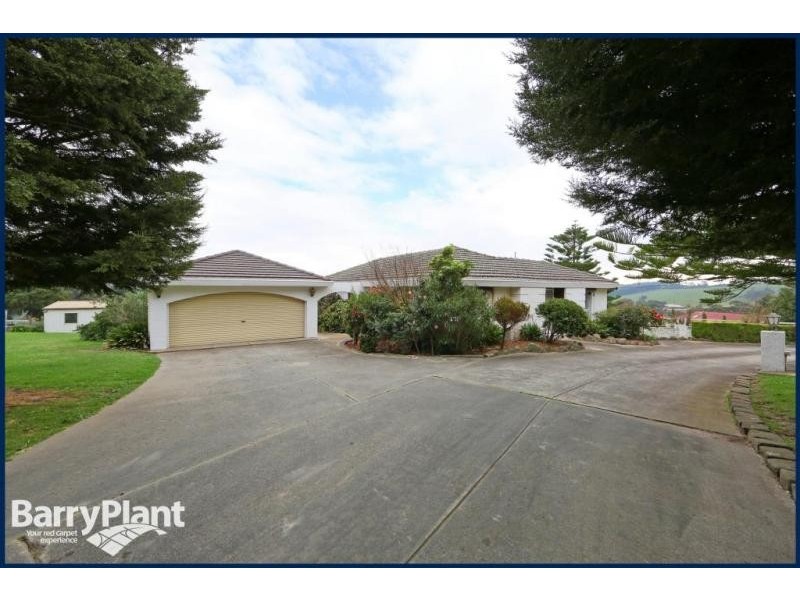 12 Powells Road, Lysterfield VIC 3156