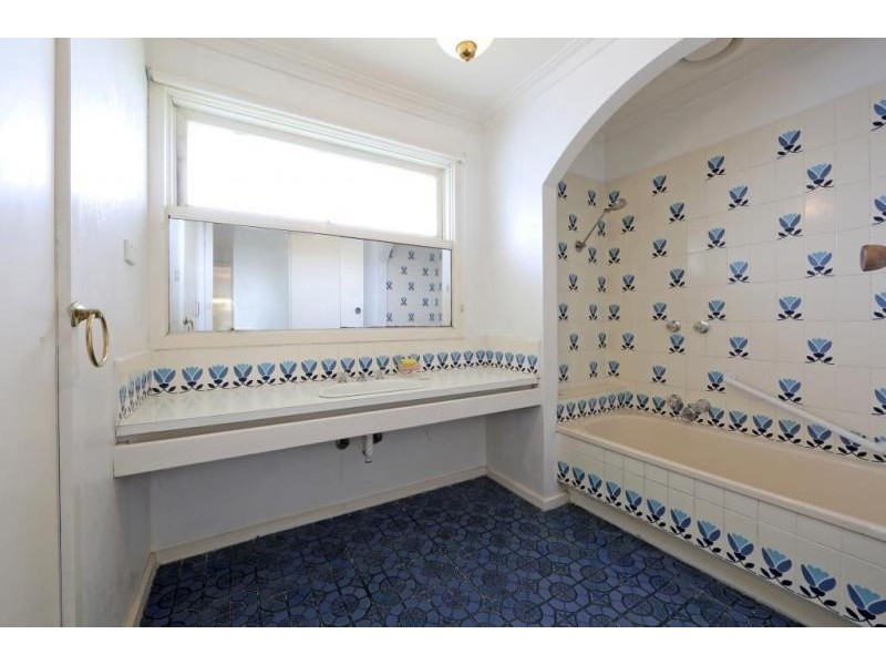 12 Powells Road, Lysterfield VIC 3156