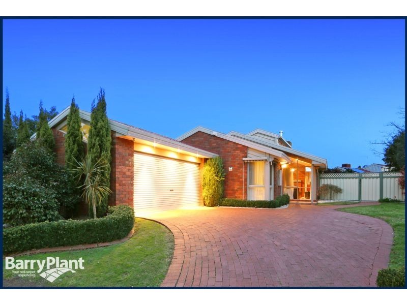 25 Bridgewater Way, Rowville VIC 3178