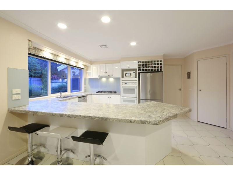 25 Bridgewater Way, Rowville VIC 3178