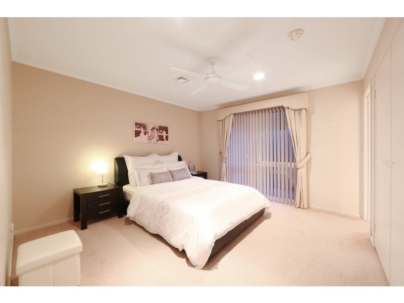 25 Bridgewater Way, Rowville VIC 3178