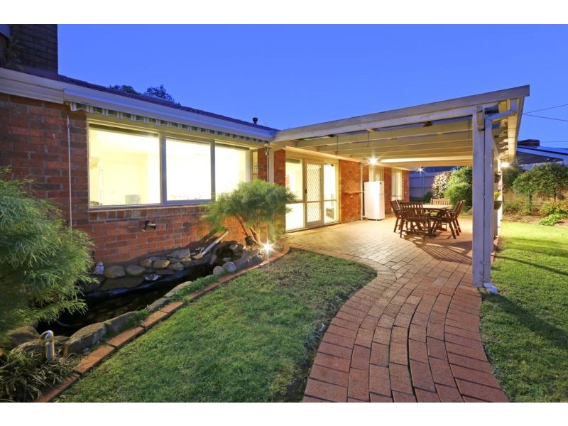 25 Bridgewater Way, Rowville VIC 3178