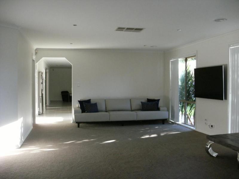 2 Shearer Drive, Rowville VIC 3178