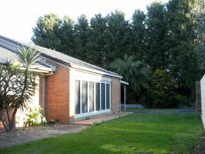 2 Shearer Drive, Rowville VIC 3178