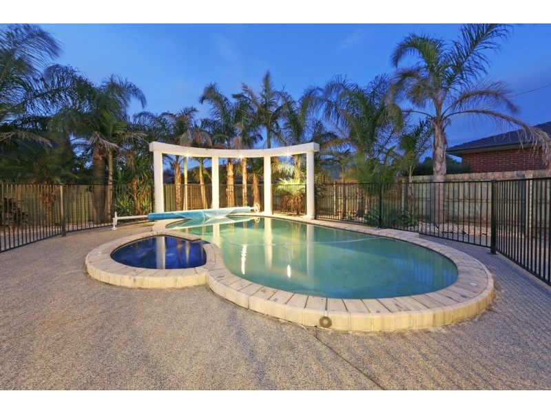 400 Dandelion Drive, Rowville VIC 3178