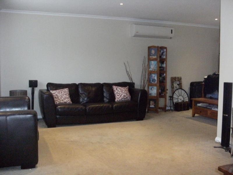 17 Jenhill Court, Rowville VIC 3178