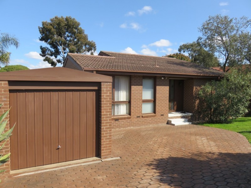 15 Lakeside Boulevard, Rowville VIC 3178