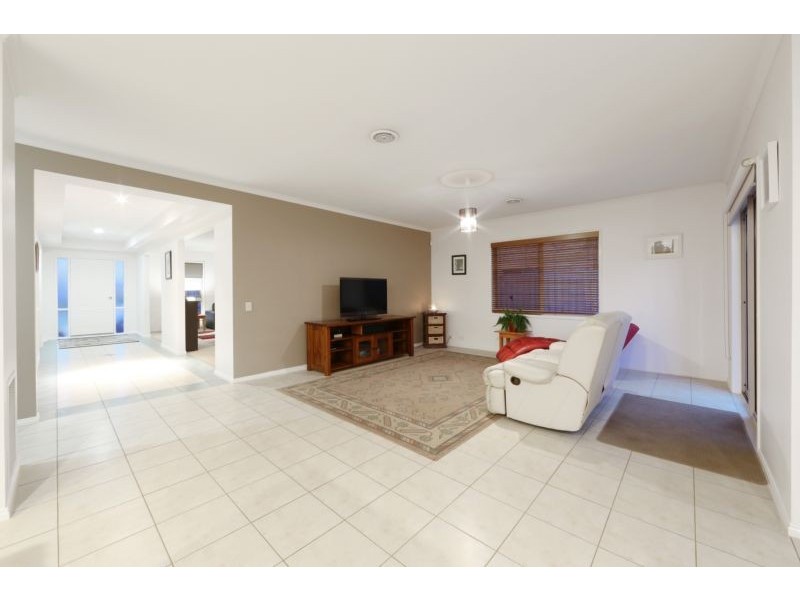 6 Webb Court, Rowville VIC 3178