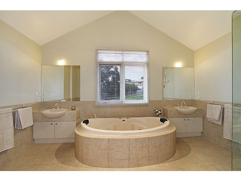 53 Grange Drive, Lysterfield VIC 3156