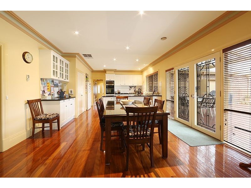 15 Brooklyn Bay Close, Rowville VIC 3178