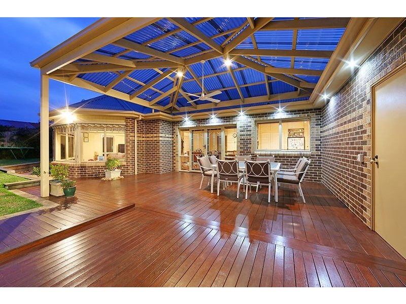 15 Brooklyn Bay Close, Rowville VIC 3178