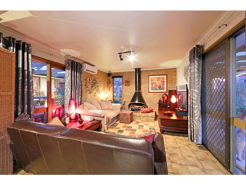 28 Cambden Park Parade, Ferntree Gully VIC 3156