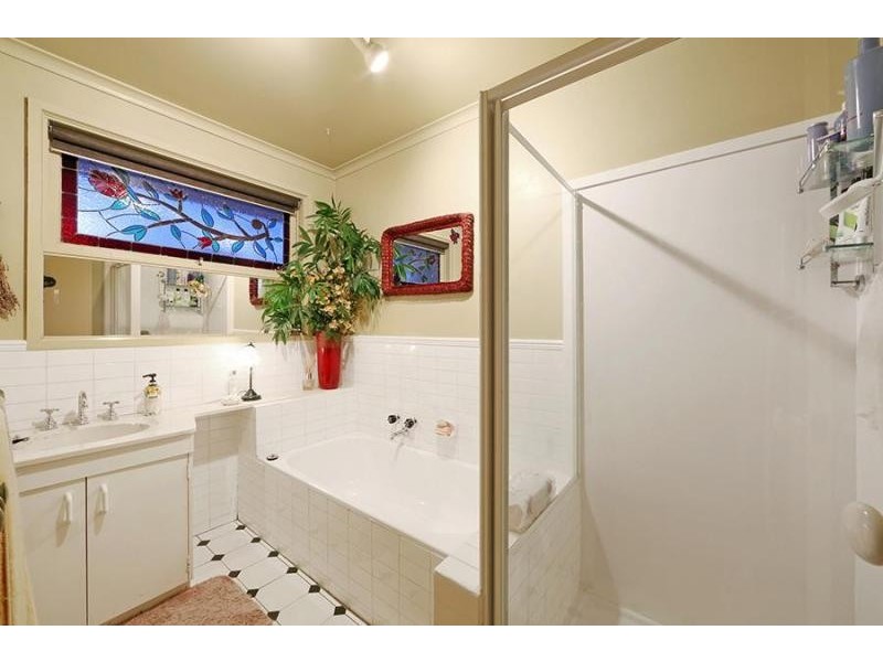 28 Cambden Park Parade, Ferntree Gully VIC 3156