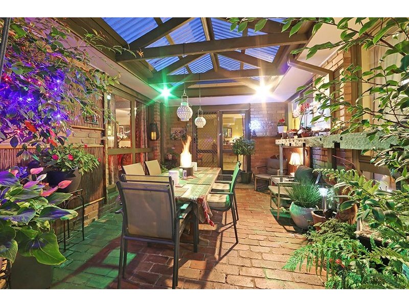 28 Cambden Park Parade, Ferntree Gully VIC 3156