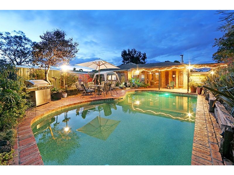 28 Cambden Park Parade, Ferntree Gully VIC 3156
