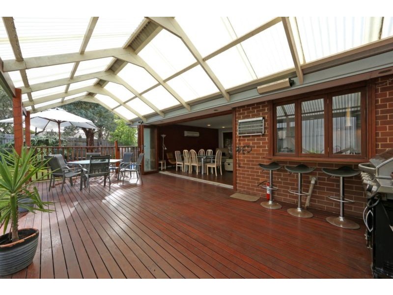 27 Hillview Avenue, Rowville VIC 3178