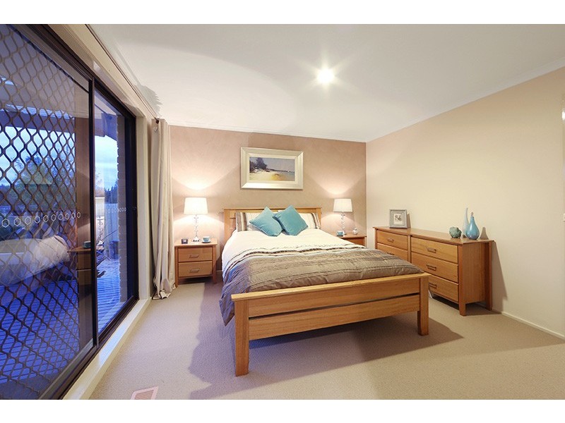 22 Valleyview Drive, Rowville VIC 3178