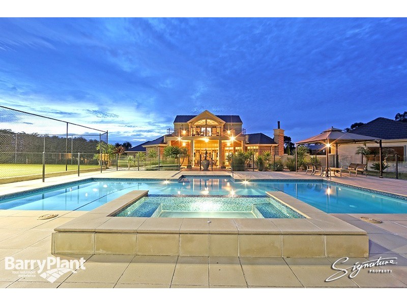 121 Grange Drive, Lysterfield VIC 3156