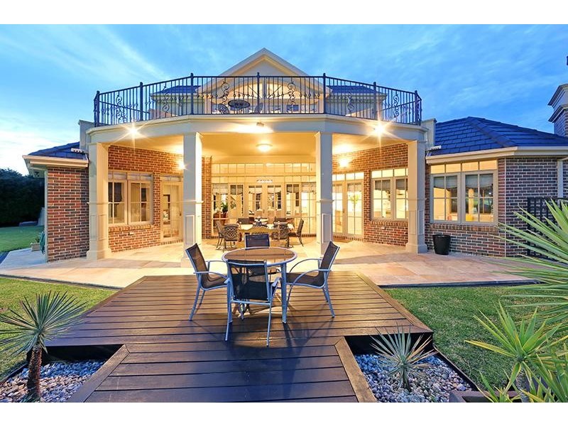 121 Grange Drive, Lysterfield VIC 3156