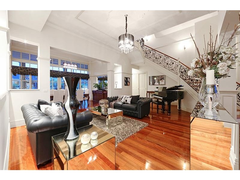 121 Grange Drive, Lysterfield VIC 3156