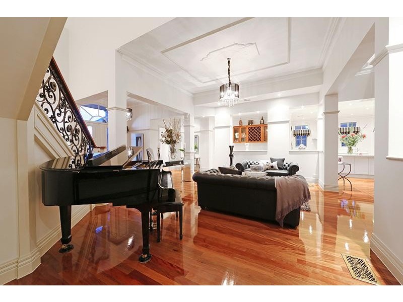 121 Grange Drive, Lysterfield VIC 3156