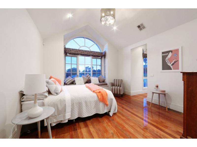 121 Grange Drive, Lysterfield VIC 3156