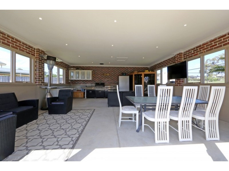 121 Grange Drive, Lysterfield VIC 3156