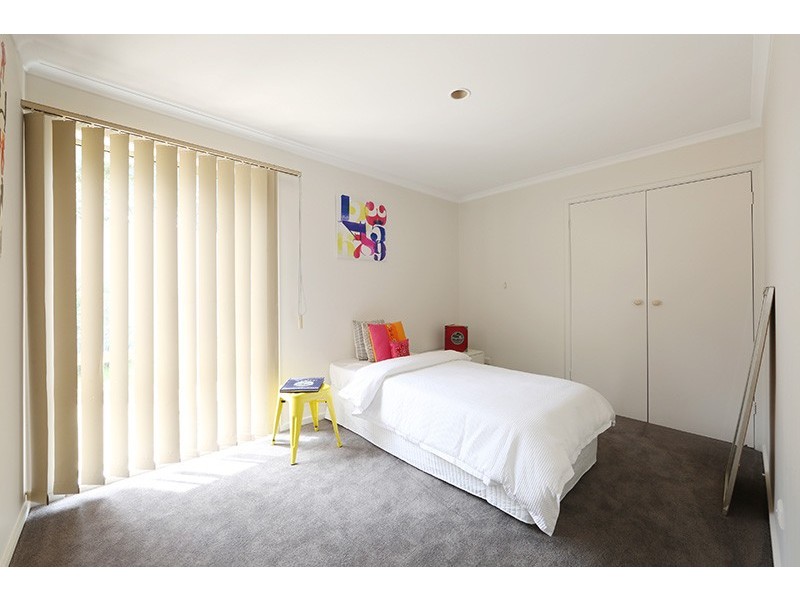 8 Ontario Place, Rowville VIC 3178