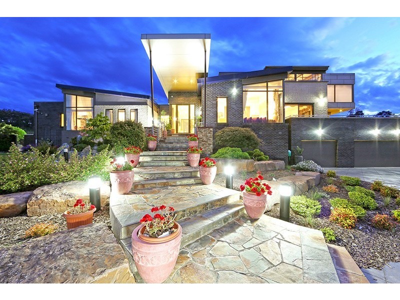 18 Logan Court, Lysterfield VIC 3156