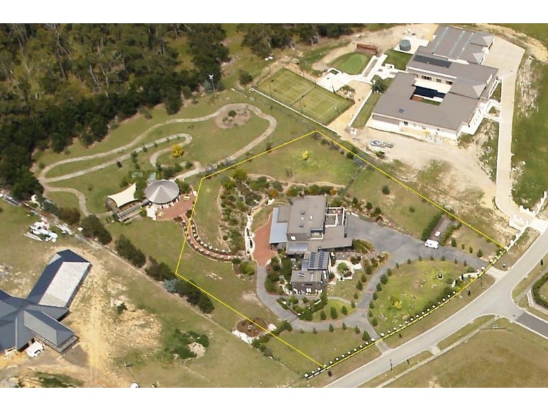 18 Logan Court, Lysterfield VIC 3156