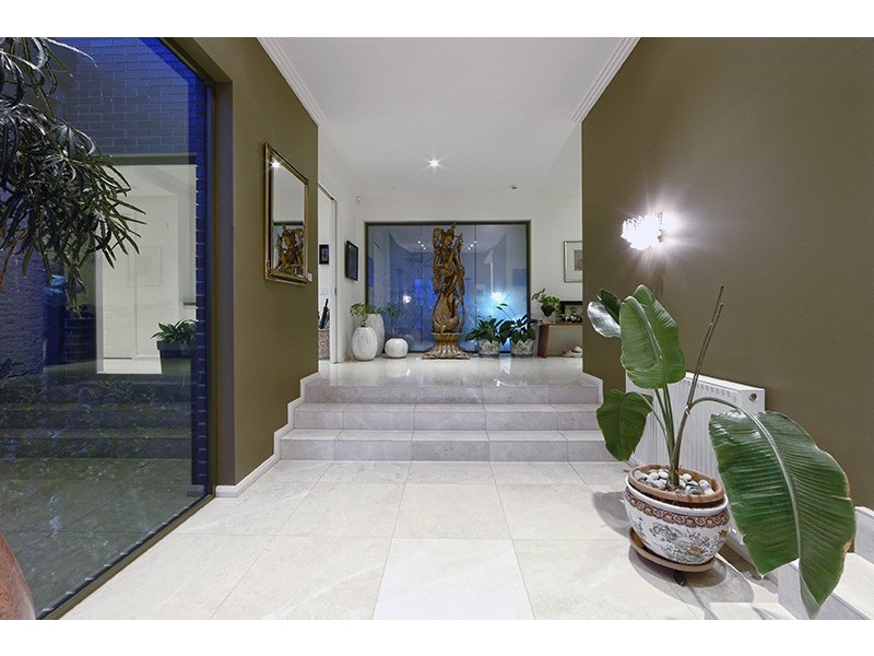 18 Logan Court, Lysterfield VIC 3156