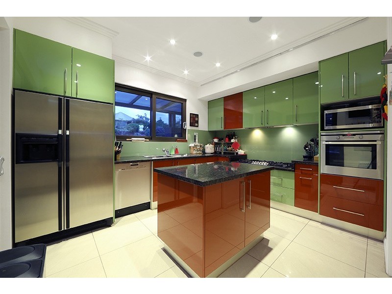 18 Logan Court, Lysterfield VIC 3156