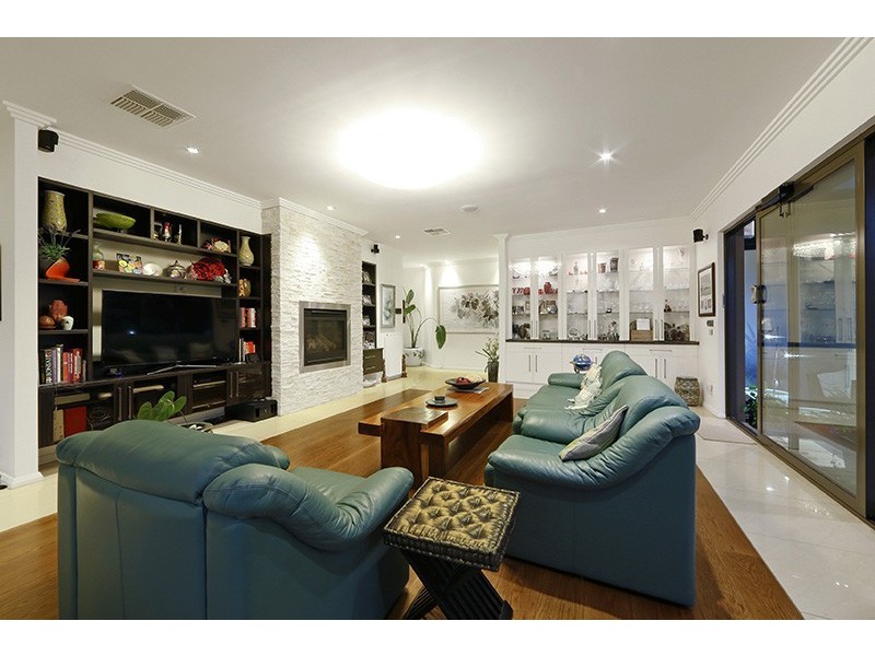 18 Logan Court, Lysterfield VIC 3156