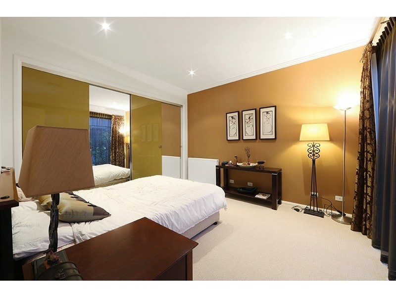 18 Logan Court, Lysterfield VIC 3156