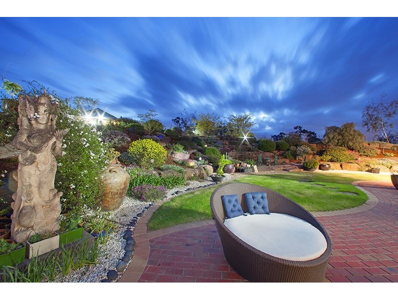 18 Logan Court, Lysterfield VIC 3156