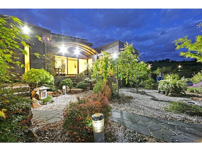 18 Logan Court, Lysterfield VIC 3156