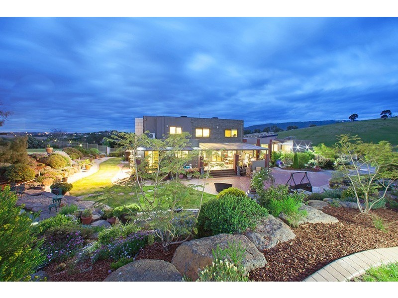 18 Logan Court, Lysterfield VIC 3156