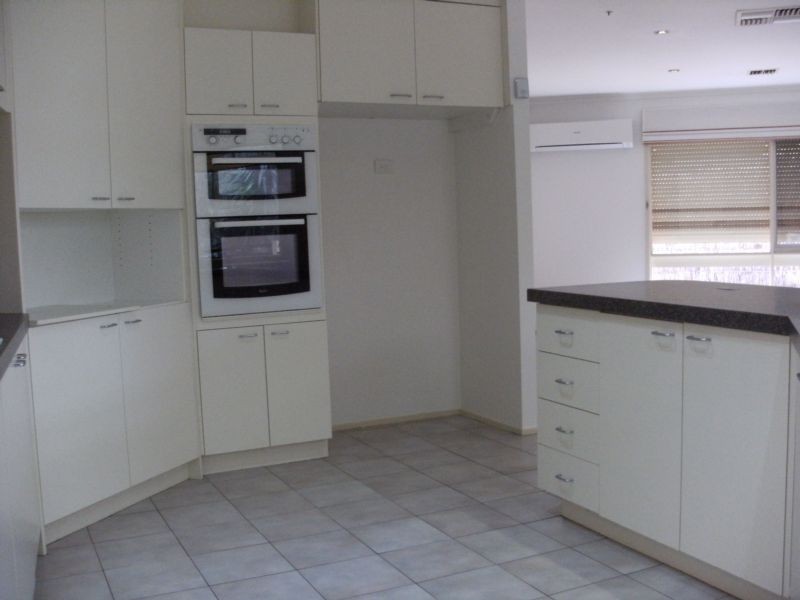 38 Valleyview Drive, Rowville VIC 3178