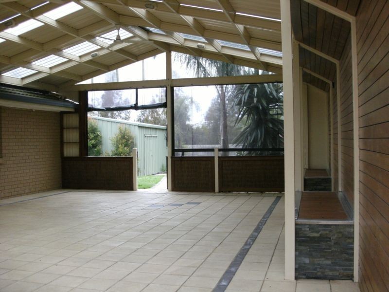 38 Valleyview Drive, Rowville VIC 3178