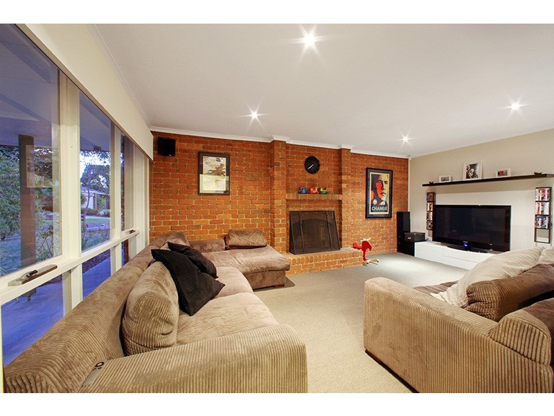 2 Saunders Close, Lysterfield VIC 3156