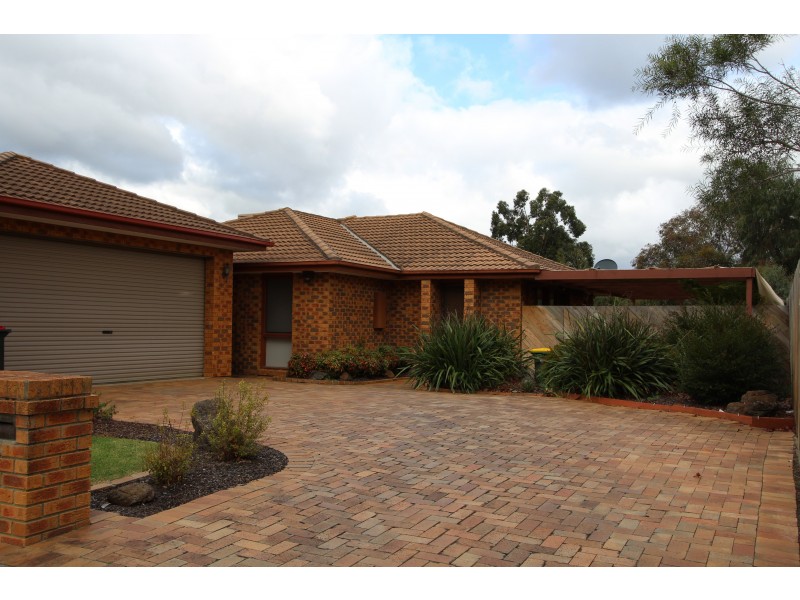 7 Halsbury Drive, Rowville VIC 3178