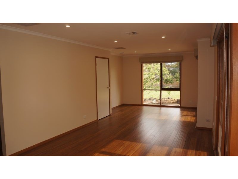 7 Halsbury Drive, Rowville VIC 3178