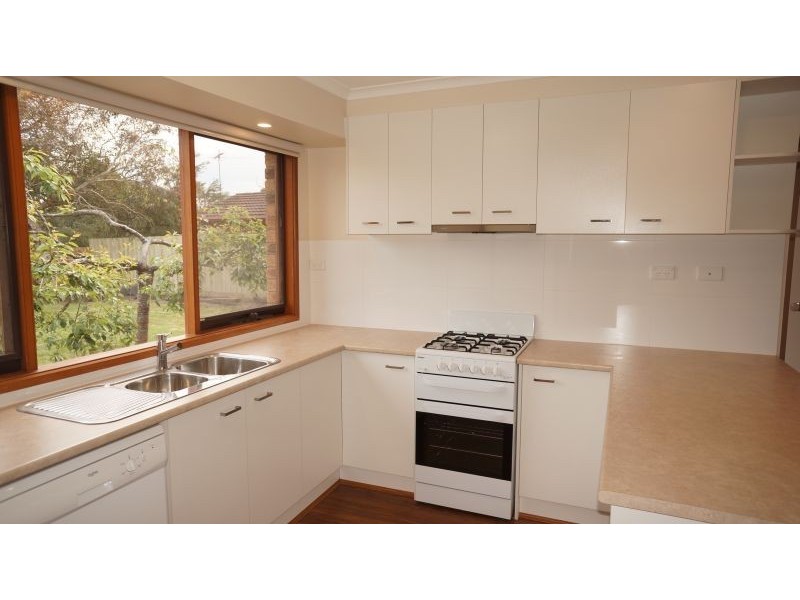 7 Halsbury Drive, Rowville VIC 3178
