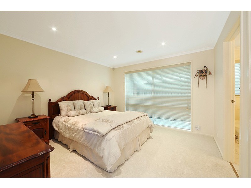 14 Lawncliffe Court, Rowville VIC 3178