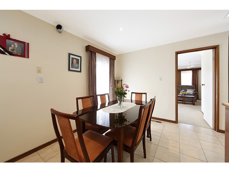 12 Silverton Drive, Ferntree Gully VIC 3156