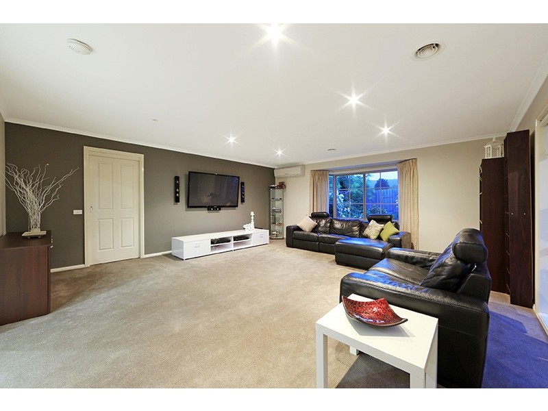 34 Taldra Drive, Ferntree Gully VIC 3156