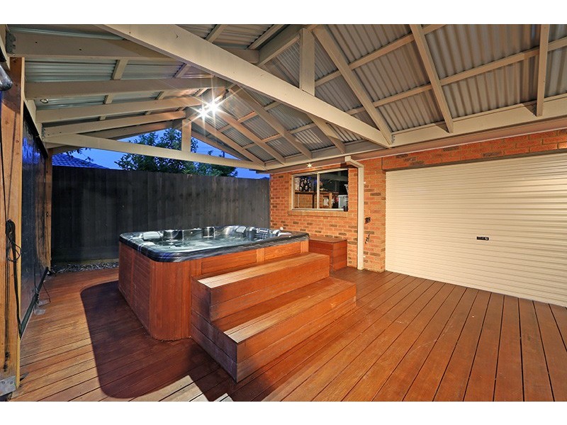 34 Taldra Drive, Ferntree Gully VIC 3156