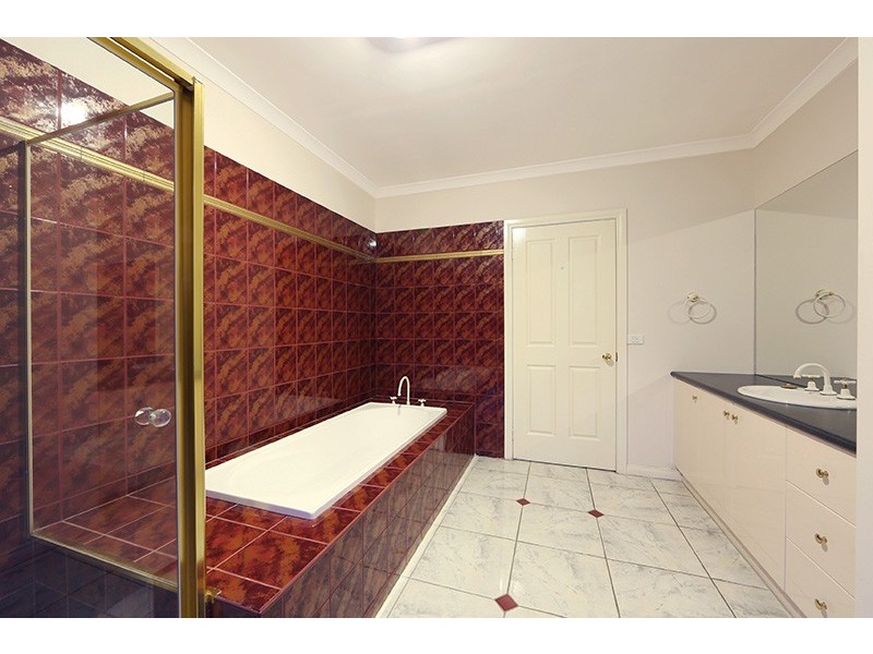 5 Greenview Close, Lysterfield South VIC 3156